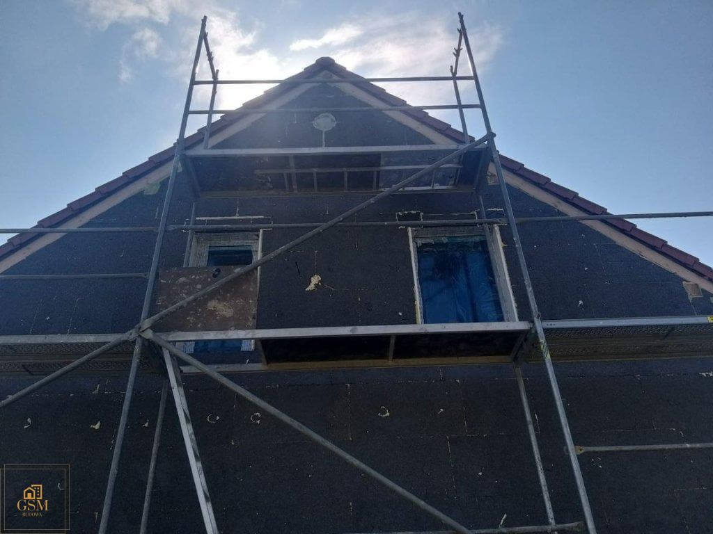 Budynek prywatny, docieplenia i tynki